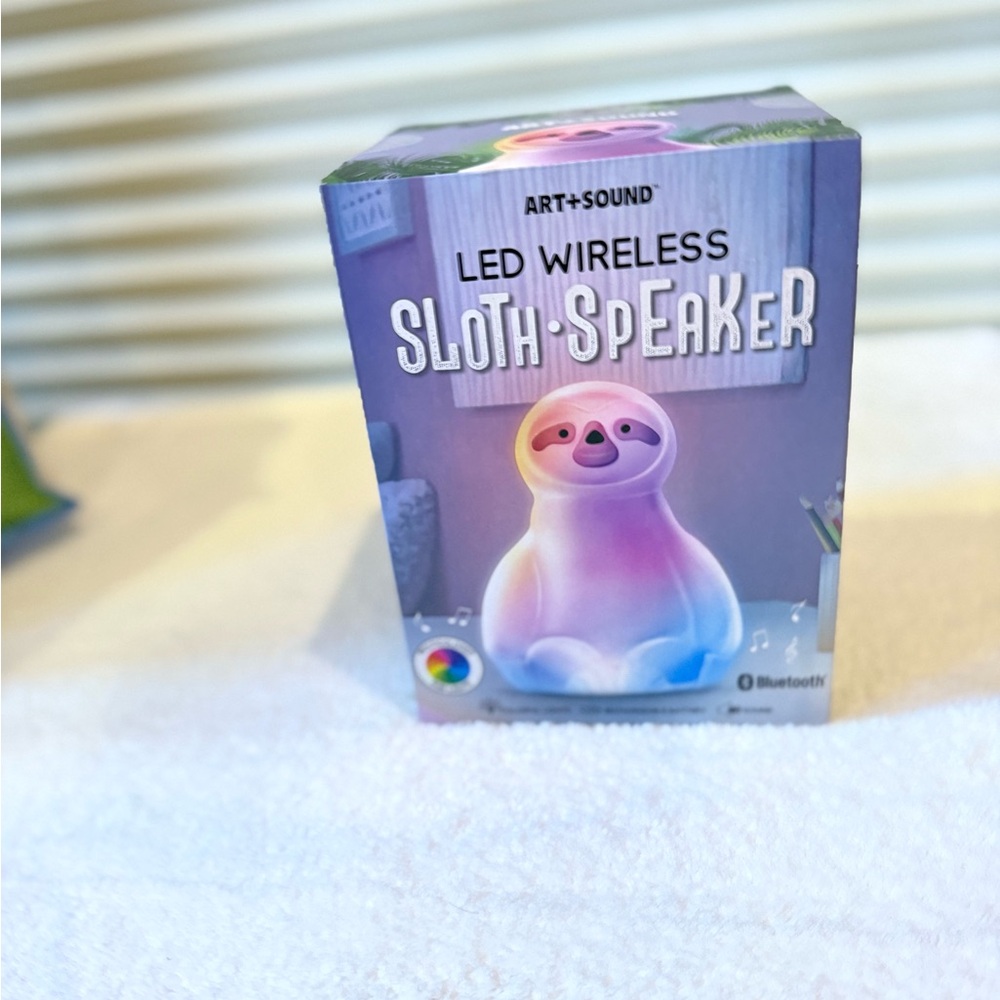 LED Wireless Sloth Speaker - Multicolor